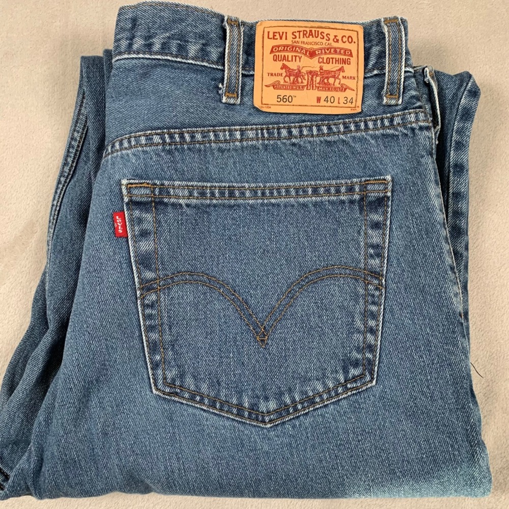 Levi's 560 Comfort Fit Jeans Mens 38x30 Blue Denim Tapered Leg Relaxed Wash